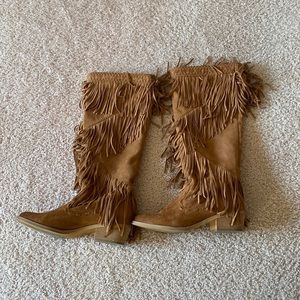 Suede fringe boots